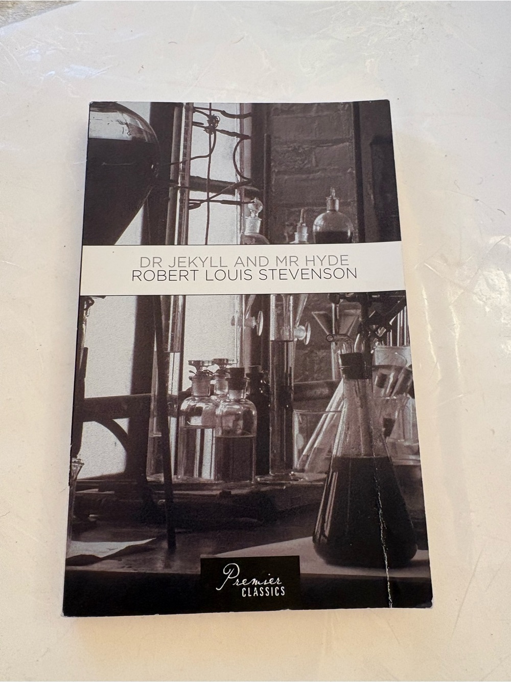 DR JEKYLL MR HYDE PAPERBACK BOOK ROBERT LOUIS STEVENSON 1981